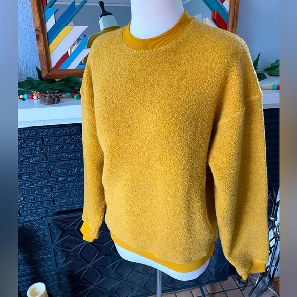 Outdoor Voices Tops - Outdoor Voices Teddy Sweatshirt